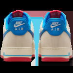 Zapatillas Nike Air Force 1 en beige con detalles vibrantes en azul y fucsia - 2/2