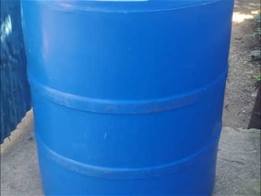 (🕋)(🕋)(🕋)Buenos tanques de agua 💧💧plastico de varios litros azules con transporte 🚛 - Img main-image-43910537