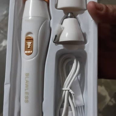 Rasuradora para mujer con tres cabezas para antebrazos muslos y cejas 18 usd - 3/3