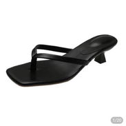 tacones negros - Img 57780508