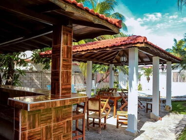 Hermosa casa con piscina a solo 3 cuadras de la playa de Guanabo. Reservas por WhatsApp 58142662 - Img 64231902