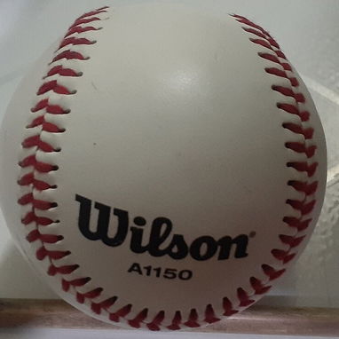 Combo béisbol $120 — Pelotas Wilson y Rawlings nuevas + Guante Wilson 11.5" nuevo + Bate Easton BEAST X usado. Listo par - Img 120882302