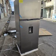 REFRIGERADOR DE 14 PIES CON DISPENSADOR - Img 58236602