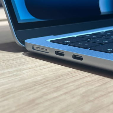 MacBook Air 13 M5💥 Nueva  Si buscas potencia real, autonomía extrema y diseño premium, esta es tu laptop. 💰1400 USD - 2/2