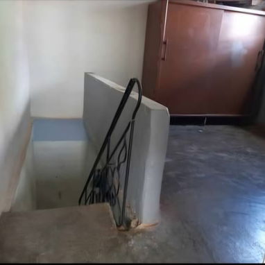 🏠 SE VENDE: Casa de 2 plantas, Mampostería y Placa en Güira de Melena. Zona céntrica - 5/10