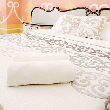 🏠Long-term rental for foreigners in Old Havana.💡 Features a reliable backup power system. 📱 Reservations: +5355284821 - 8/10