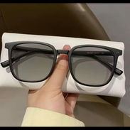 gafas elegantes con propiedades fotosensibles - Img 57268433