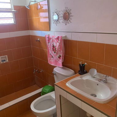 GANGA EN MARIANAO: ¡CASA LISTA PARA VIVIR CON TODO DENTRO - Img 121183984