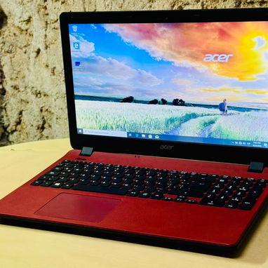 Laptop Acer roja. Equipo confiable con rendimiento ideal para algunos juegos y trabajos de programación informática. - 2/5