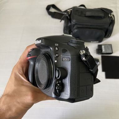 Se vende body Nikon D7200 - Img 123198463