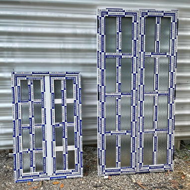 Ventanas de marquetería de aluminio con cristales. Puertas de exteriores y interiores. Bajos de meseta. Mamparas de baño - Img 112310658