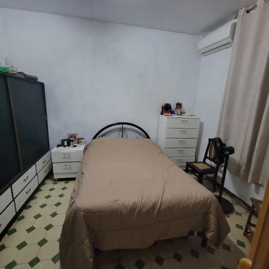 Casa puerta calle en marianao de 4/4 avenida 51 y 90 cerca del Ménendez  ,es gas de la calle - 10/10