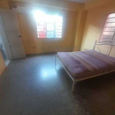 Ganga casa puerta calle de 6 cuartos en la lisa. - 7/10