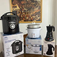 Combo olla Reina 7 L  más arrocera 1.5 L más cafetera 6 tazas - Img 55734715