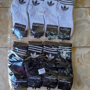 Medias Adidas negras en 650$ - Img 53069571