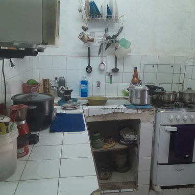 *$12.500usd. En venta casa puerta de calle con todo dentro, incluyendo una moto de gasolina 4 tiempo y un negocio en Luy - 8/10