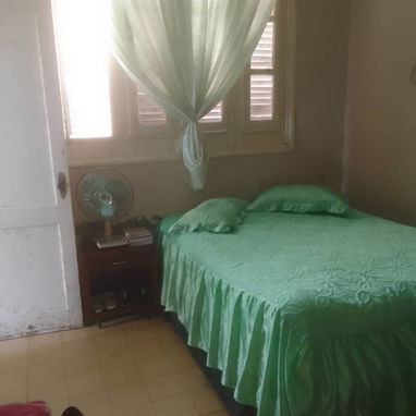 Oferta!!! Casa independiente en Santos Suárez con carporshe para un auto y espacio para otro y 5 cuartos!!! - Img 82407853