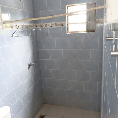 Casa en altos con placa libre en Arroyo Naranjo, Párraga, de dos cuartos , baño, cocina y sala. En 5000, se deja complet - Img 126055223