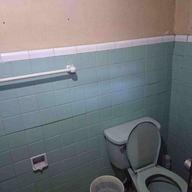 78-🏡*SE VENDE CASA EN 1ER PISO EN C.HABANA DE construcción colonial capitalista CON VISTA EXEPCIONAL D'BALCÓN A LA CALL - Img 119480293