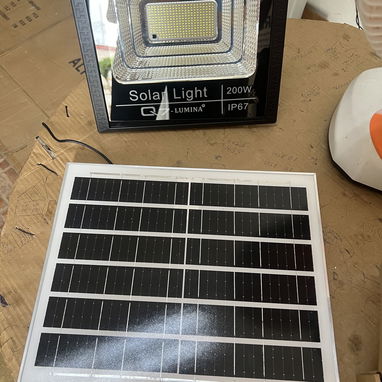 LÁMPARA SOLAR CON PANEL SOLAR - Img 118200767