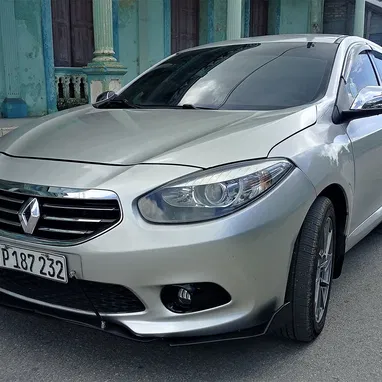 Vendo Renault Fluence del 2014, trasmisión automática variable, motor Nissan 2.0 en perfecto esta, de gasolina - 4/10