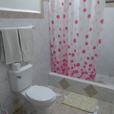 Estamos a solo 4 cuadras de la playa. WhatsApp 5 8142662 - Img 111313295