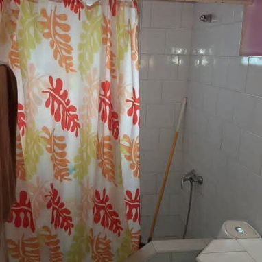 *$18.500usd. En venta casa  independiente (2 en 1) puerta de calle en  Mantilla, Arroyo Naranjo. - 2/10