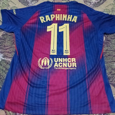Camisetas Real Madrid y Barcelona - Img 113656303