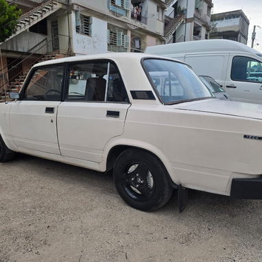 Vendo LADA 2105 , año 2001c motor 05, caja 5ta , 11/43, precio 6800 usd ,52649227 - Img 123216714