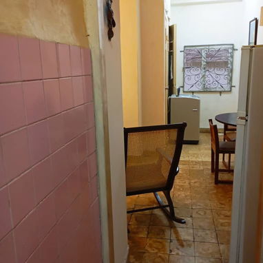 Se vende apto de dos cuartos, primer piso muy próximo a 23 y 12. - 7/7