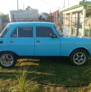 MOSKVICH Precio 8500 usd  mecánica original está bueno y caminando súper bien Tiene la batería nueva. Le voy a poner las - Img 50747761