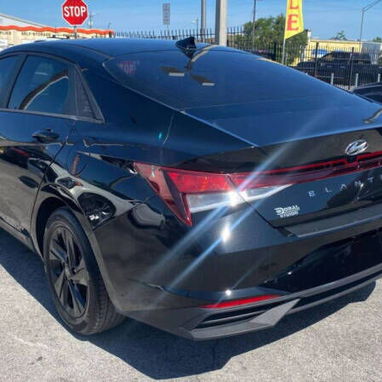 Hyundai Elantra 2022 disponible para envío a Cuba. - Img 122758684