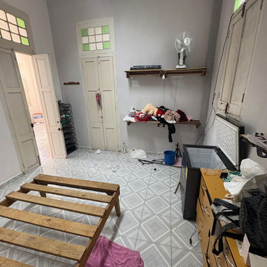 #162* 📍 *Referencia* : _3 de Porvenir, 2 de Dolores, 6 de 10/10._   🇨🇺 *Vendo amplísimo piso en planta alta*  🏗️ - Img 121911702