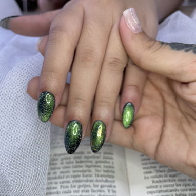 Manicurista - Img 121994387