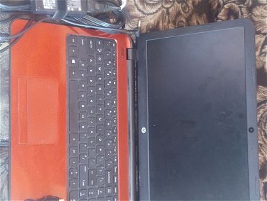 Se venden 3 laptop  1- laptop HP Stream (azul)  sin detalles todo le funciona al 100 en 100 USD  4G de RAM  64 GB SSD de - Img 69192622