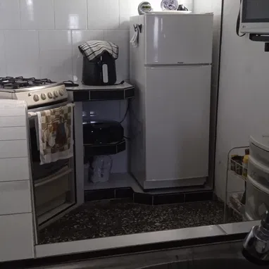 VENDO PROPIEDAD INDEPENDIENTE EN 10 DE OCTUBRE. - Img 123334200