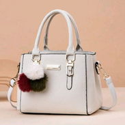 Cartera beige claro - Img 57981909