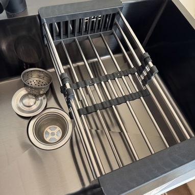 Fregardero moderno con mezcladora, sistema de frezado de vasos, dispensador de detergente y parrilla escurrir - 6/10