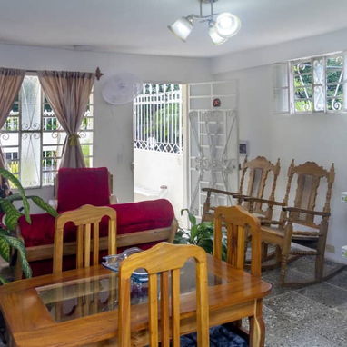 Renta lineal de casa 🏡 independiente de 2 habitaciones  con respaldo de energía. - Img 117749105