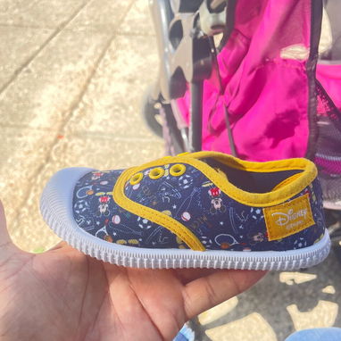 PIE 26 PARA NIÑOS DE 2 A 3 AÑOS TENIS MARCA DISNEY SON BONITOS Y FUERTES PARA EL CÍRCULO ESPECIAL - 2/3