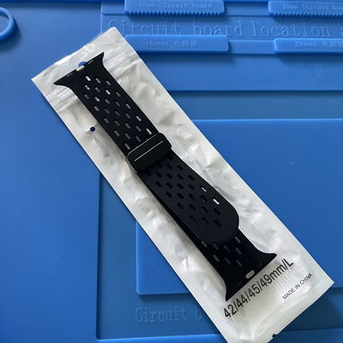 Manilla Magnética Transpirable para Apple Watch 42/44/45/49mm (negra) - Img 86098102