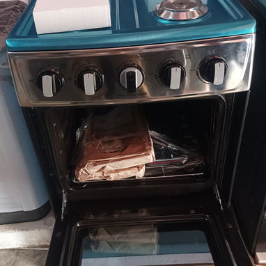Vendo Cocina con horno, Premier, 4 hornillas, magneto, tapa de cristal -mensajería gratis - Img 113729948