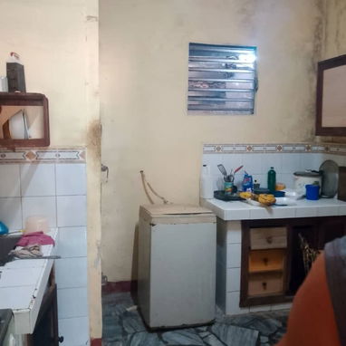 🏠 SE VENDE - $24,000 USD 📍 Playa, La Habana 🚪 Puerta a la calle Casa de dos plantas, ideal para vivir o invertir. 📍 - 10/10