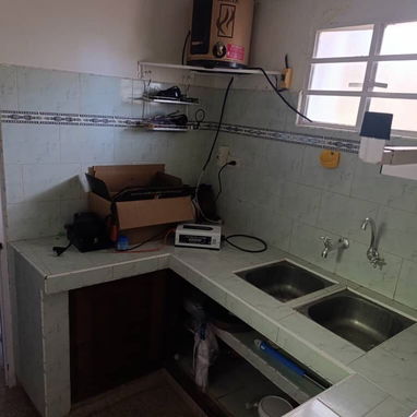 Nexo inmobal presenta   Casa en Cojímar en calle 28 🏠 Casa de 570 m² en total  ---  🌿 Zonas exteriores y acceso  · 🚪 - Img 120267476