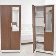 Escaparate metálico con puertas de madera y caja fuerte, en 200 - Img 57891237