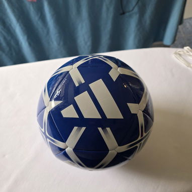 Vendo pelotas de Fútbol, Basquet y de juegos para niños - Img 124362428