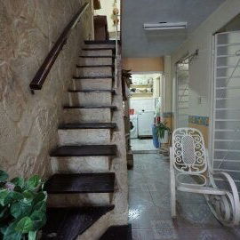 Se vende Hostal de 5 Cuartos con 4 Baños en El Vedado, de excelentes condiciones y confort alto - 2/10