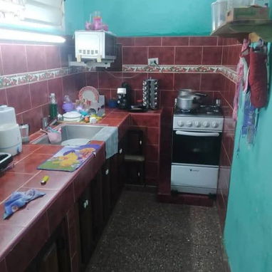 *$40.000usd CON AJUSTE. En venta casa de 3 plantas(dividida en 2) con garaje en Víbora Park, Arroyo Naranjo. - 5/10