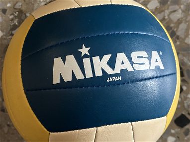 Vendo pelota clásica marca Mikasa de Volleyball 🏐 de playa - Img main-image-45799748