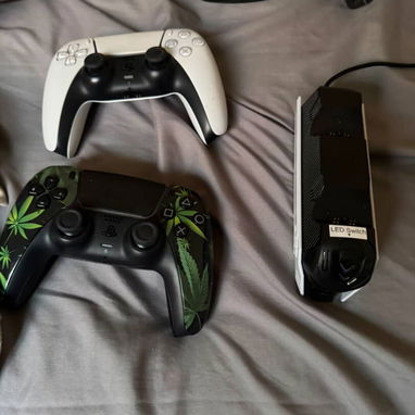PlayStation 5 - 3/5